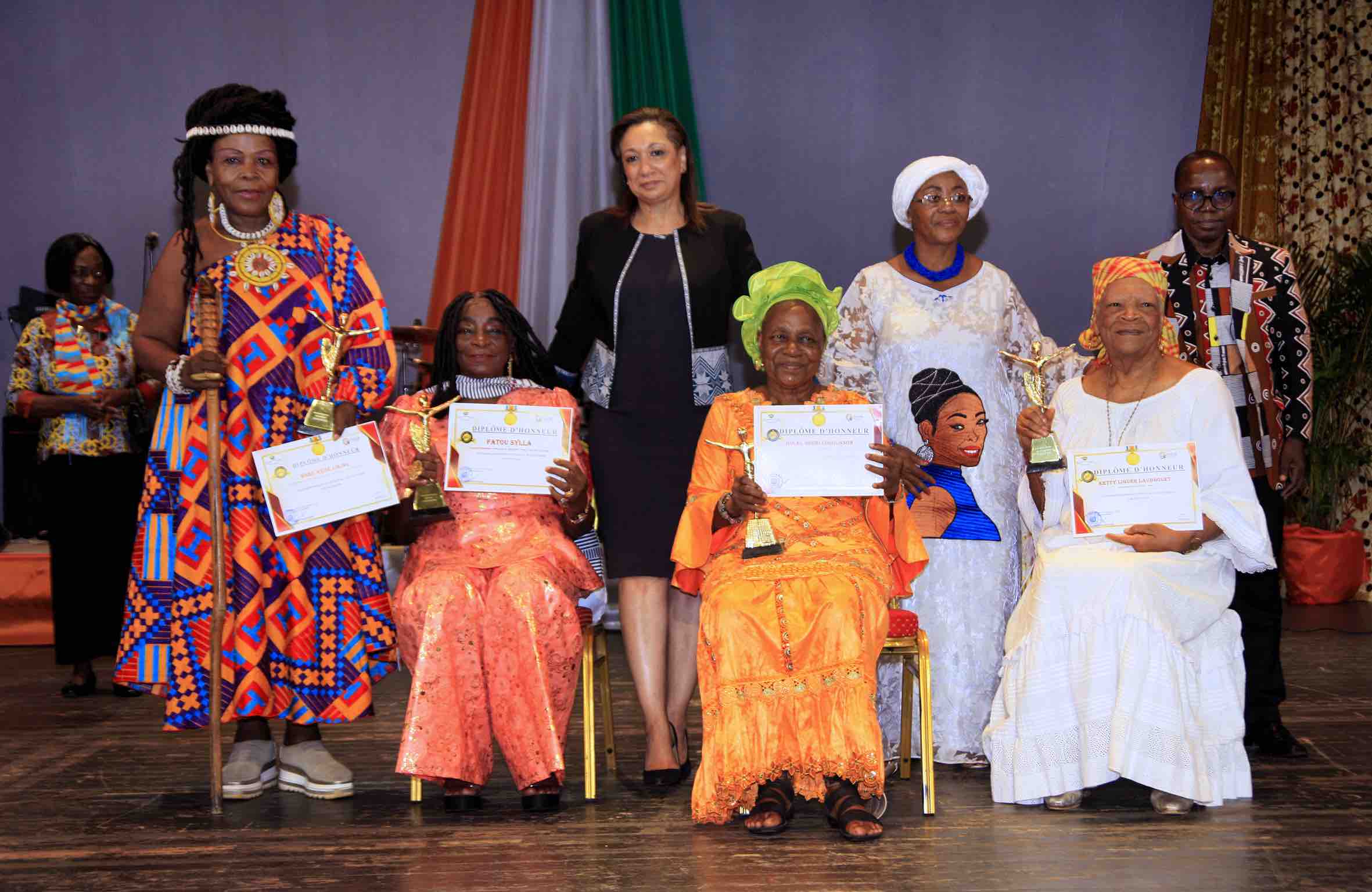 Clôture de la première édition du festival « l’Art au féminin » à Abidjan : trente (30) pionnières des arts et de la culture honorées