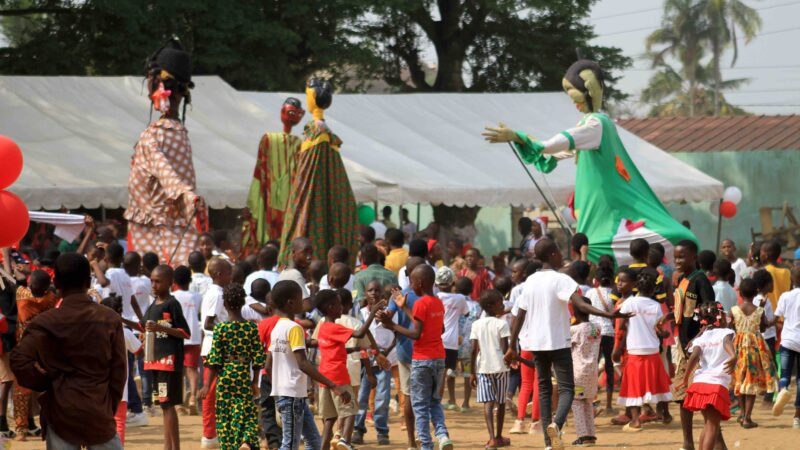 Célébration de Noël à Abidjan : le REPAAC-CI donne le sourire aux élèves du groupe scolaire Azur-colombe